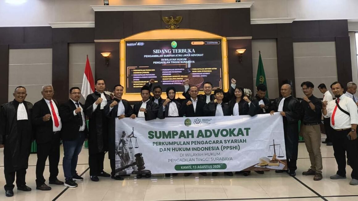 14 Peserta PPSHI Jatim Resmi Ikuti Pengambilan Sumpah Advokat
