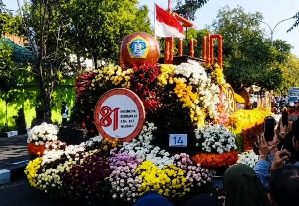 Karnaval Gresik 2026 Kembali Digelar, Warga Tumpah Ruah Nikmati Atraksi Seni dan Budaya