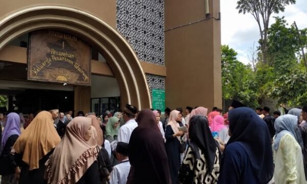Makam Gus Dur di Tebuireng Dibuka 24 Jam Selama Muktamar NU ke-35