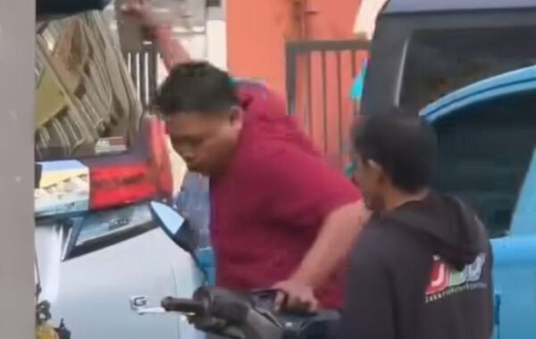 Sopir Alphard Hendak Ambil HP Tukang Ojek di Jaksel