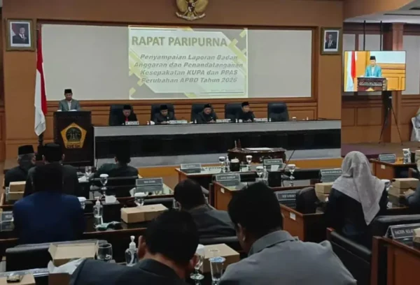 Pendapatan Gresik Turun, Belanja Naik: Perubahan APBD 2026 Disepakati