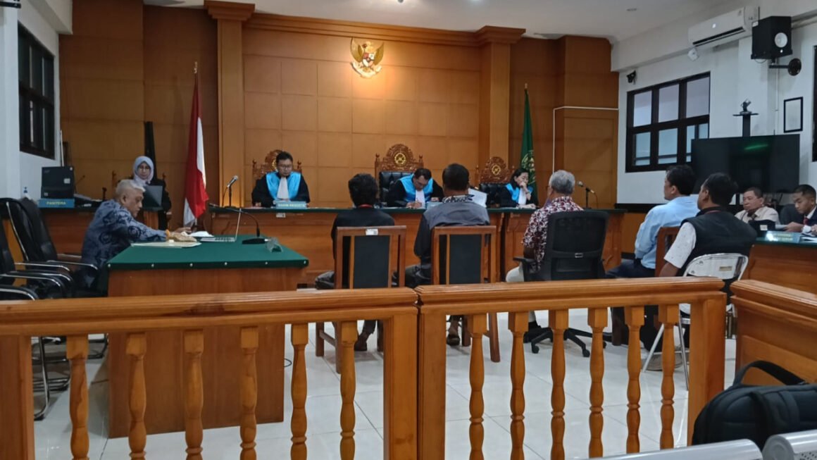 Tower BTS di Tengah Permukiman Lamongan Digugat, 11 Warga Bersaksi di PTUN