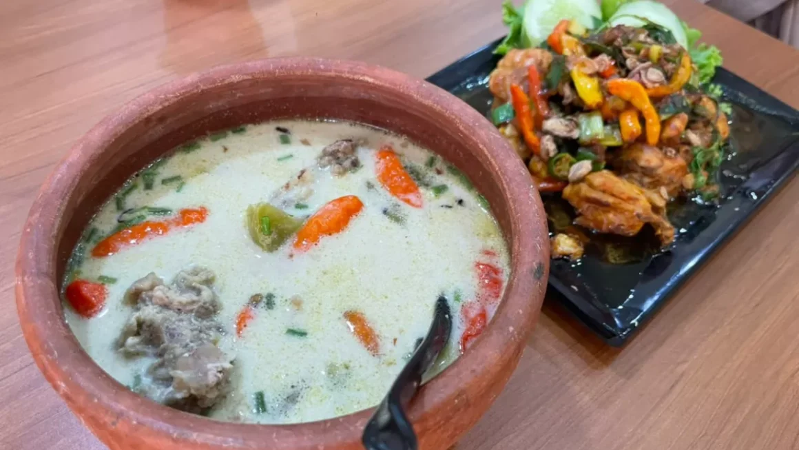 Tiga Menu Baru Waroeng Dhe Loerah Tebalo Gresik, Garang Asem Balungan Sapi Jadi Andalan