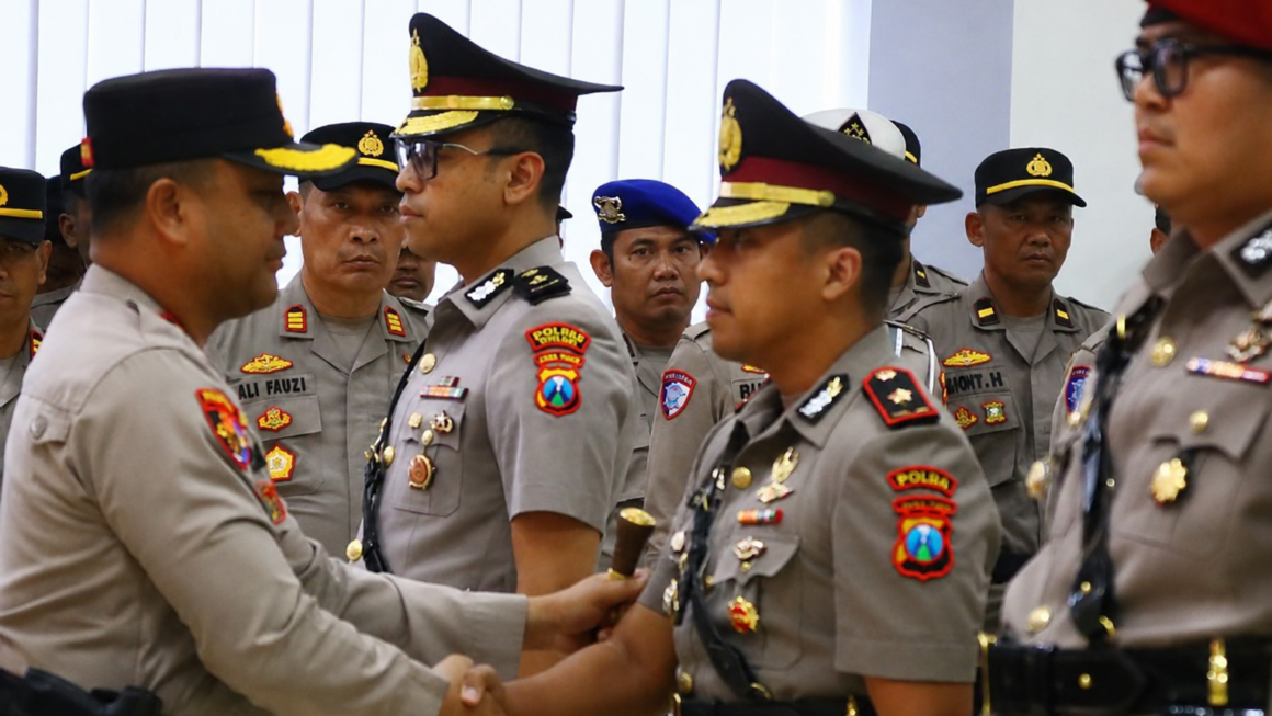 14 Personel Polres Gresik Bergeser, Posisi Wakapolres hingga Kapolsek Resmi Diisi Pejabat Baru