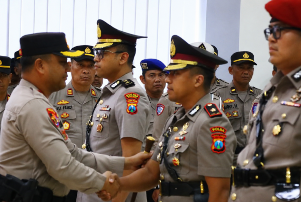 14 Personel Polres Gresik Bergeser, Posisi Wakapolres hingga Kapolsek Resmi Diisi Pejabat Baru