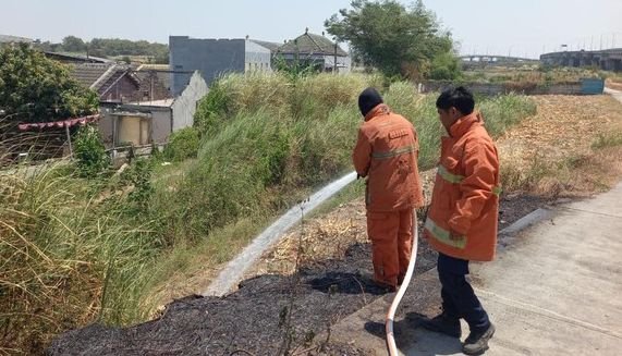 Viral Warga Diminta Rp150 Ribu, Pemkab Gresik Tegaskan Layanan Damkar Gratis