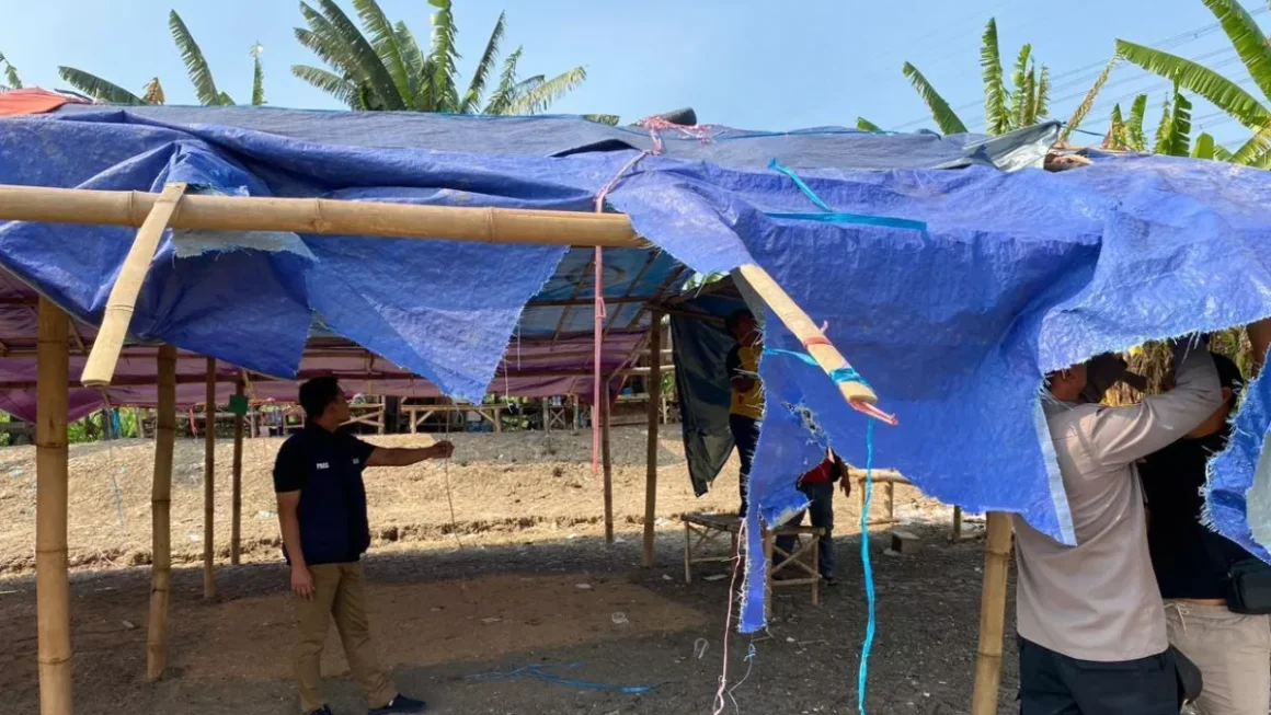 Diduga Jadi Arena Sabung Ayam, Polisi Bongkar Bangunan di Sidowungu Gresik